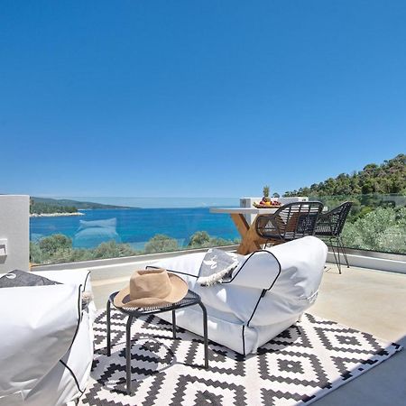 Eleon Suites New Isomata Exterior photo