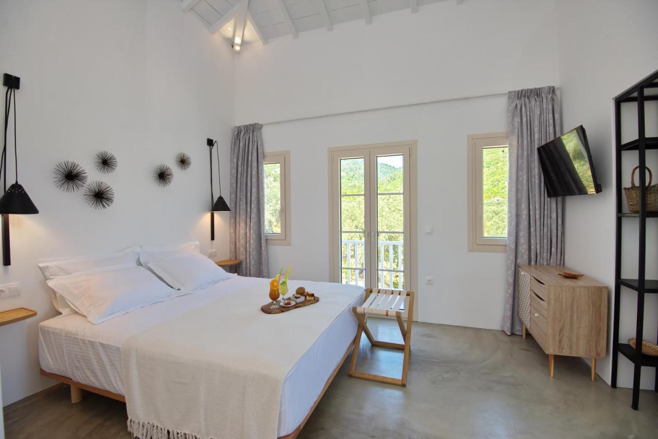 Eleon Suites New Isomata Exterior photo