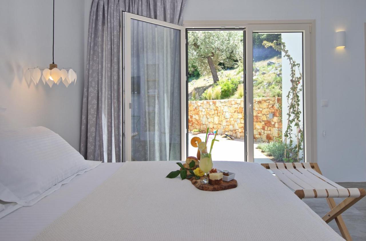 Eleon Suites New Isomata Exterior photo