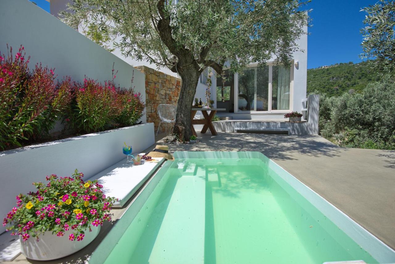 Eleon Suites New Isomata Exterior photo