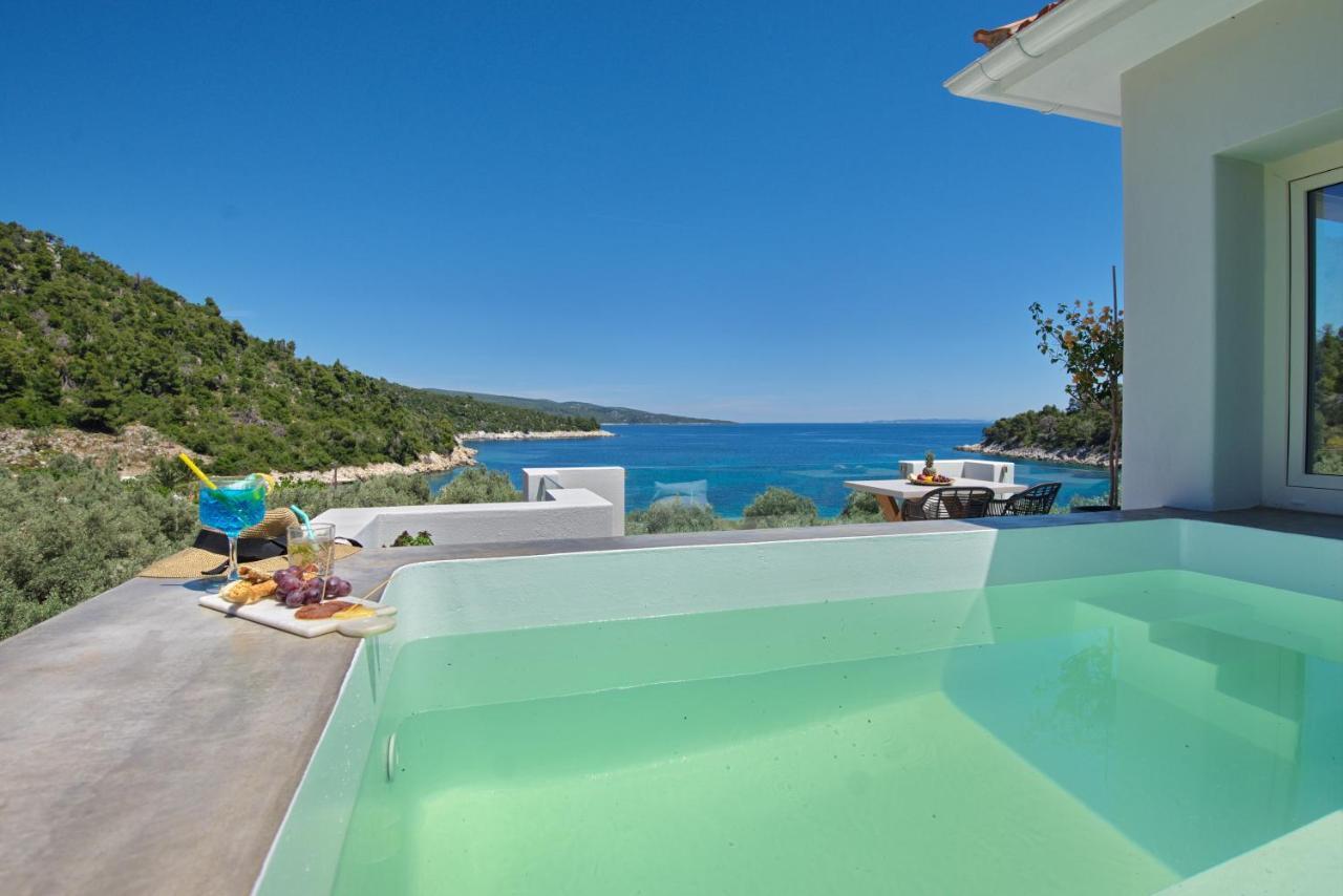 Eleon Suites New Isomata Exterior photo