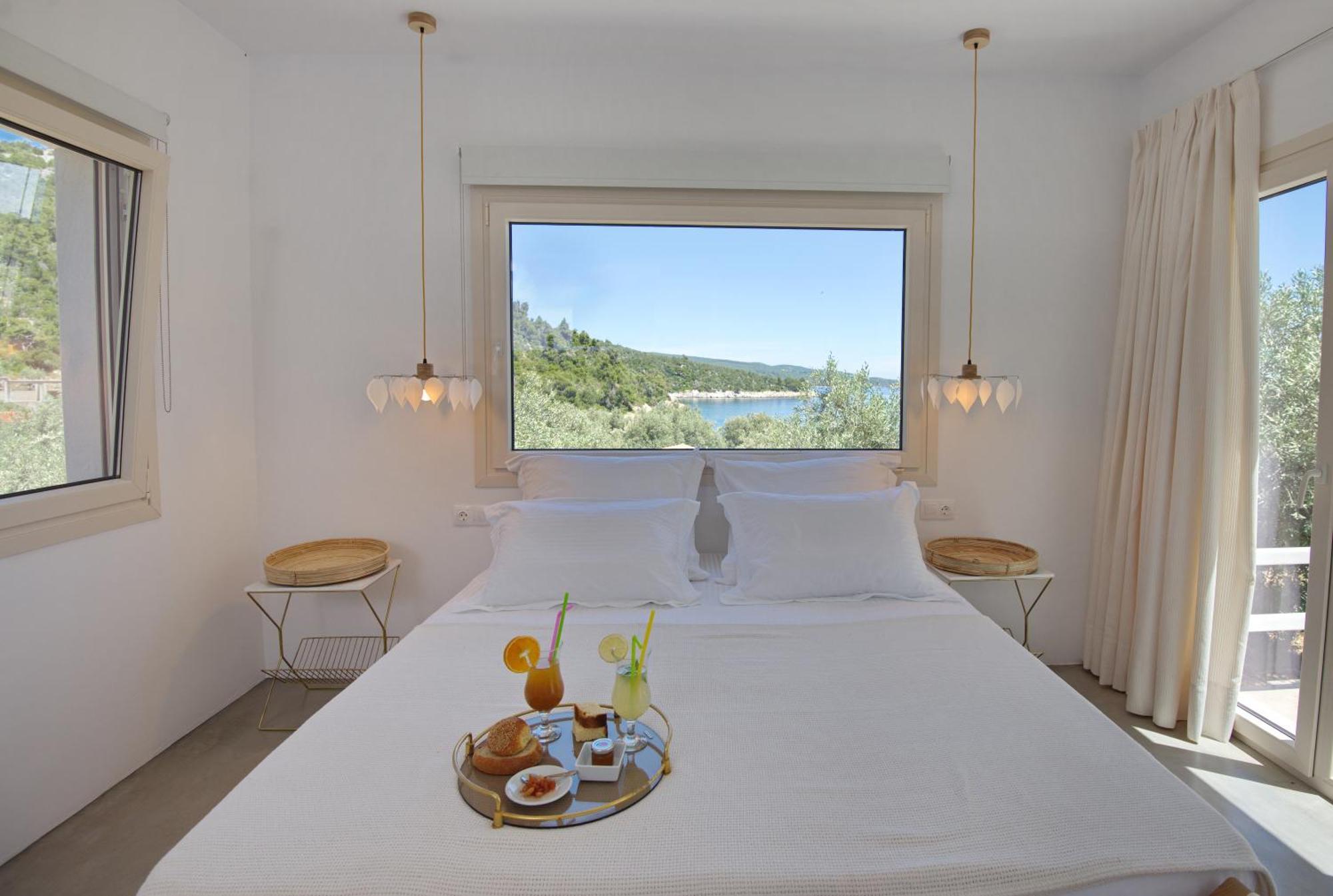 Eleon Suites New Isomata Exterior photo