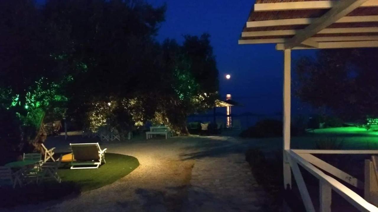 Eleon Suites New Isomata Exterior photo